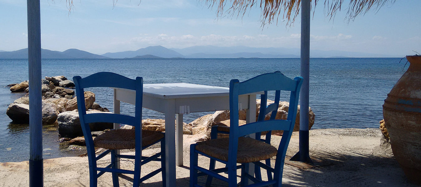 Direkt am Meer: Taverne in Kalamos