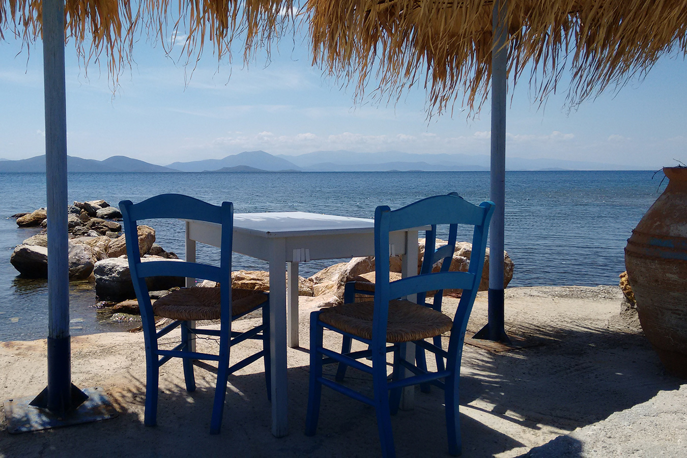 Direkt am Meer: Taverne in Kalamos